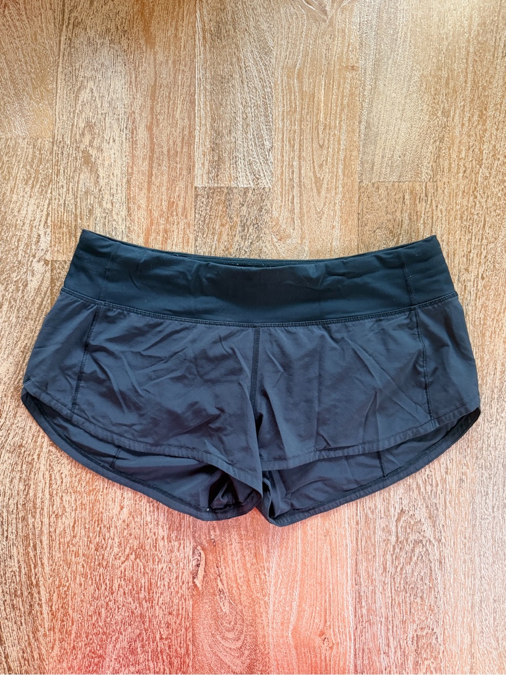 Nearly Brand New Black Lululemon Speed Up Shorts Size 6 | Never Worn